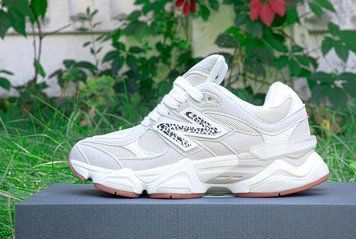 Жіночі кроси 9060 Beige Leopard від New Balance поєднують сучасний дизайн і трендовий бежево-леопардовий принт B00531L фото