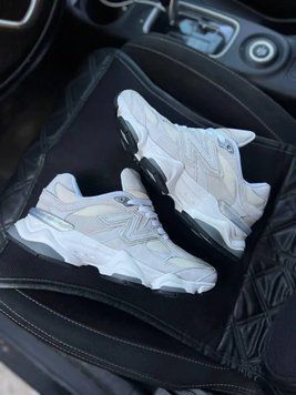 Сіро‑білі жіночі кросівки 9060 Grey White від New Balance модні, практичні та зручні для прогулянок і роботи B00629L фото