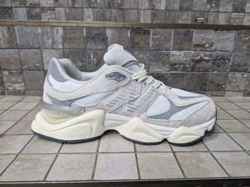 Міські жіночі кроси New Balance 9060 Grey Beige стильні, легкі та комфортні для щоденного використання B00630L фото