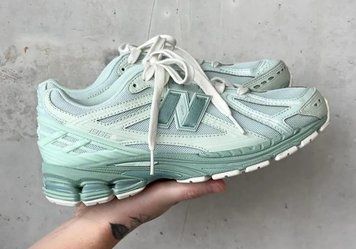 Жіночі кроси 1906R Mint Green від New Balance поєднують сучасний багатошаровий дизайн і універсальне м'ятно-зелене виконання B00758L фото