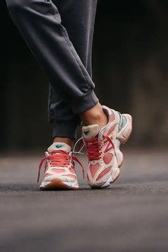 Стильні жіночі кроси New Balance 9060 Joe Freshgoods Inside Voices Penny Cookie Pink трендові B00372L фото