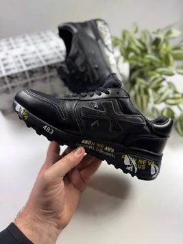 Чоловічі кроси Triple Black від Premiata поєднують багатошаровий дизайн масивну підошву та універсальне чорне виконання B00718L фото
