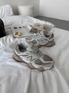 Сірі з хакі та бежевими відтінками жіночі кросівки New Balance 9060 легкі, стильні та комфортні для щоденного міського носіння B00169L фото